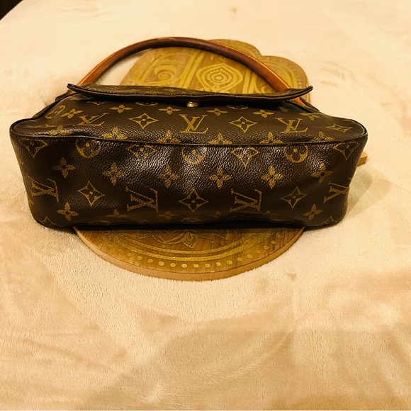 Louis Vuitton Vintage Looping Handbag Monogram
Canvas Mini / brown - Picture 7 of 16